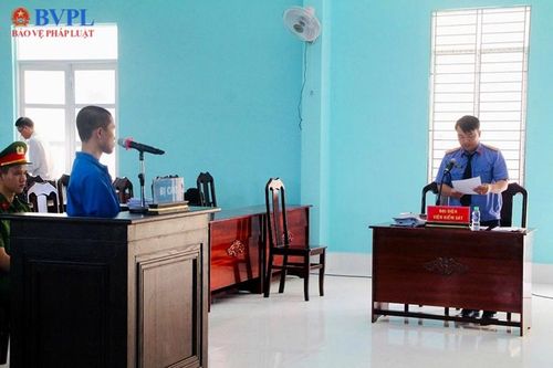 Xét xử lưu động vụ án 'Tàng trữ, sử dụng, mua bán trái phép vũ khí quân dụng'