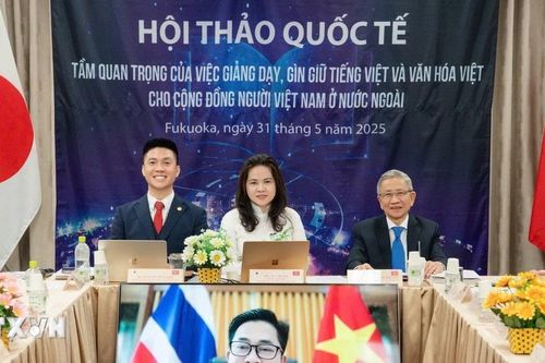 Gìn giữ bản sắc tiếng Việt trong cộng đồng người Việt Nam ở nước ngoài