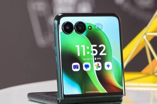 Trên tay smartphone màn hình gập, chống nước, cấu hình 'siêu khủng', tích hợp AI, giá hơn 30 triệu đồng
