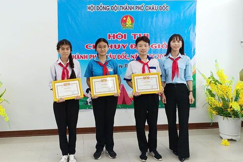 Tranh tài 'Chỉ huy Đội giỏi' TP. Châu Đốc