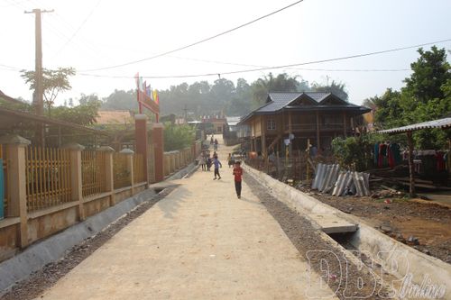 Giao thông kết nối vùng khó