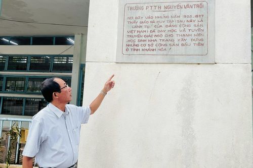 Vai trò của hai đồng chí Hà Huy Tập và Ngô Đức Diễn trong việc vận động thành lập Đảng bộ tỉnh Khánh Hòa