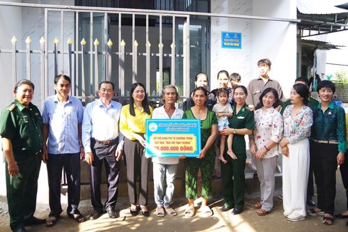 Bộ Chỉ huy Bộ đội Biên phòng tỉnh Khánh Hòa: Bàn giao nhà 'Mái ấm tình thương' cho hộ nghèo khu vực biên giới