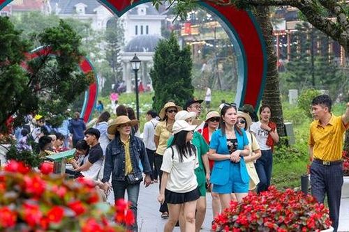 Vĩnh Phúc đang làm gì để đạt mục tiêu đón 12 triệu du khách năm 2025?
