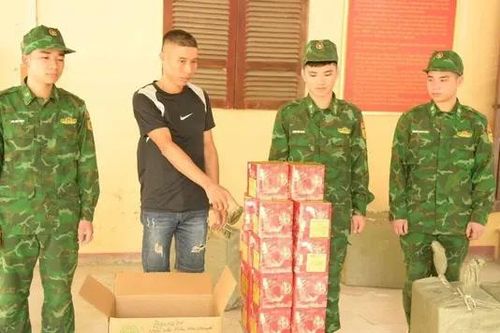 Biên phòng Lạng Sơn thu giữ gần 400kg pháo nổ nhập lậu