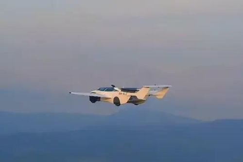 Ô tô bay AirCar sẽ được mở bán vào năm 2026