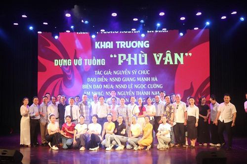 Nhà hát Tuồng Nguyền Hiển Dĩnh dàn dựng vở 'Phù Vân'