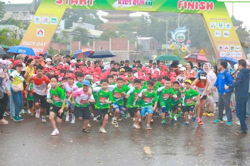 Sôi nổi Giải chạy 'Kids Run Gia Lai năm 2025'