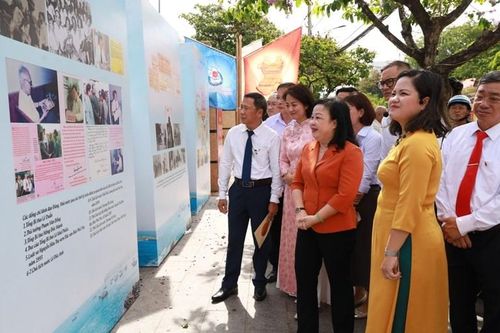 Trưng bày chuyên đề 'Báo chí cách mạng Việt Nam - Một thế kỷ xung trận và tự hào báo chí Phú Yên'