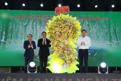 Tổng Công ty Cao-su Đồng Nai phát huy truyền thống hai lần Anh hùng