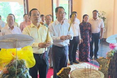 Vĩnh Long: Dâng hương kỷ niệm 17 năm ngày mất Thủ tướng Chính phủ Võ Văn Kiệt