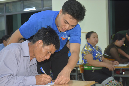 Những bàn tay lấm đất ở Mường Lát
