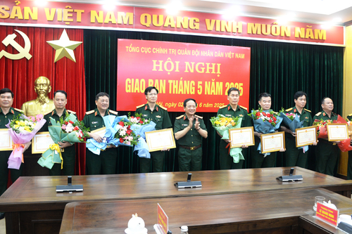 Thượng tướng Trịnh Văn Quyết chủ trì giao ban Tổng cục Chính trị tháng 5