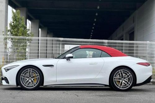 Mercedes-AMG SL43 mới chạy 2.000km, đại gia bay ngay 2 tỷ