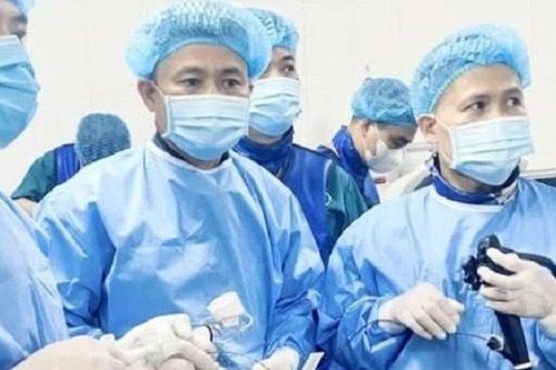 Lấy sỏi thận ống mật chủ bằng nội soi ngược dòng