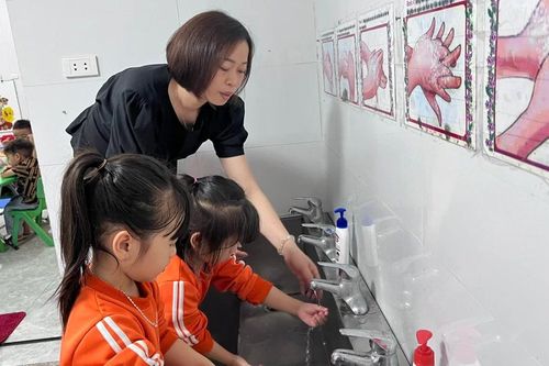 Bảo vệ trẻ khỏi nguy cơ xâm hại