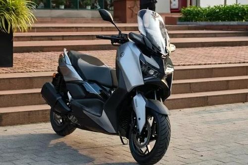 Cận cảnh Yamaha XMAX 300 2025 vừa ra mắt tại Việt Nam, giá 140 triệu đồng