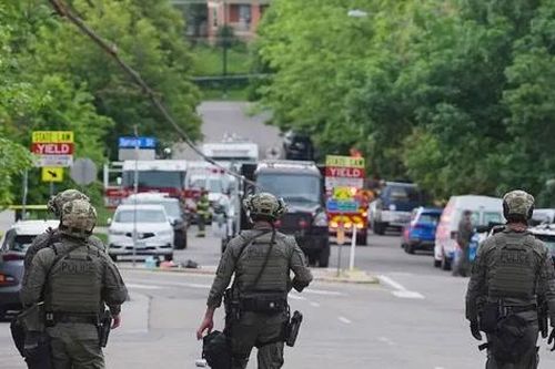 FBI điều tra đối tượng dùng súng phun lửa tấn công, hô vang 'Giải phóng Palestine'