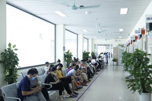Bệnh viện tăng cường chống nóng cho người bệnh, người nhà