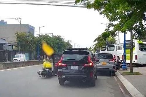 Ba triệu và hai mươi triệu