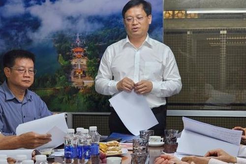 Phục hồi ngai vua triều Nguyễn bị xâm hại: Khẩn trương nhưng không vội vàng