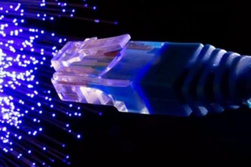 'Siêu cáp quang' mỏng như sợi tóc xô đổ mọi kỷ lục về tốc độ Internet