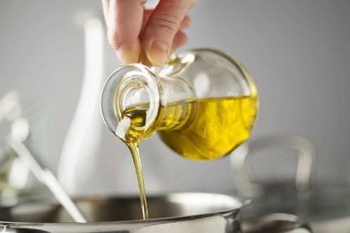 Cảnh báo từ chuyên gia: 6 loại dầu ăn quen thuộc có thể làm tăng nguy cơ mắc ung thư mà người Việt nào cũng từng dùng