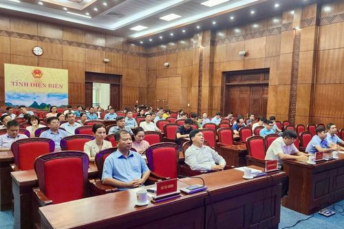 Thủ tướng Chính phủ Phạm Minh Chính tọa đàm với doanh nghiệp, hiệp hội doanh nghiệp