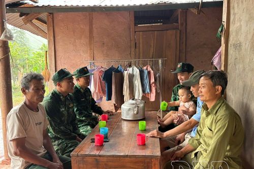 Những 'cột mốc sống' nơi biên cương