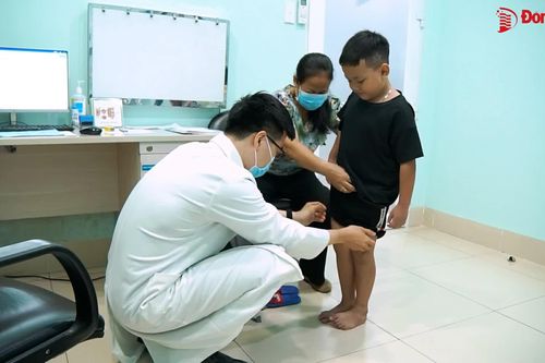 Khám miễn phí cơ xương khớp cho trẻ trong tháng 6