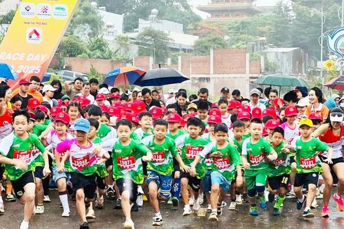 Hào hứng chinh phục giải 'Kids Run Gia Lai'