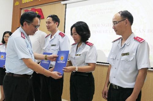 Công bố 24 quyết định công tác cán bộ tại Thanh tra tỉnh