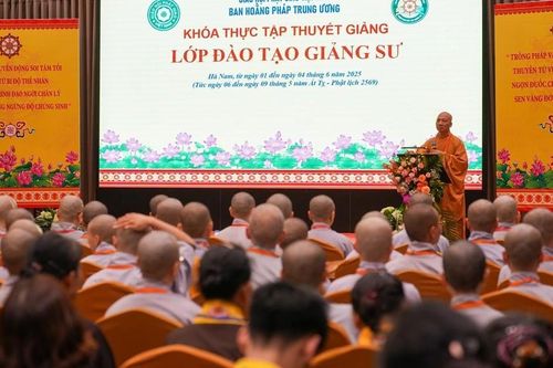 Hà Nam: Phân ban Đào tạo giảng sư khu vực phía Bắc khai mạc khóa thực tập thuyết giảng cho Tăng Ni