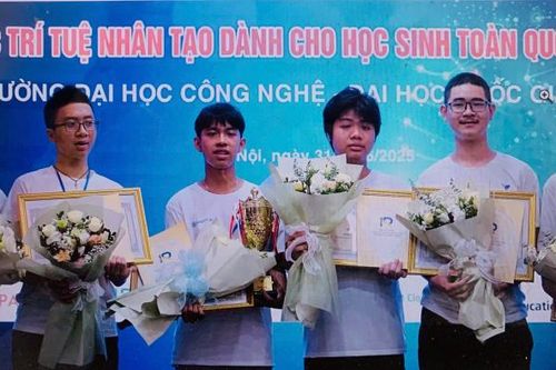 Nam sinh Đà Nẵng vô địch Olympic Trí tuệ nhân tạo toàn quốc lần thứ nhất