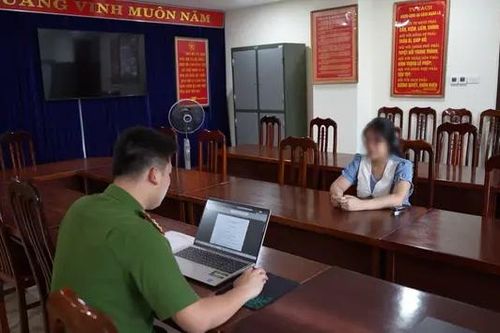 Khởi tố đối tượng buôn bán thực phẩm chức năng không phép