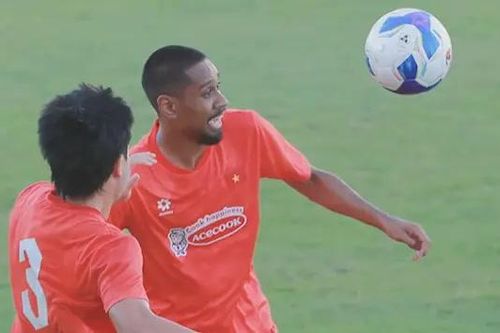 Cao Pendant Quang Vinh hòa nhập với đội tuyển Việt Nam