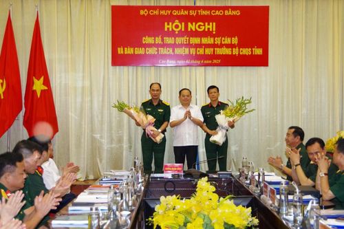 Bộ Chỉ huy Quân sự tỉnh bàn giao nhiệm vụ Chỉ huy trưởng