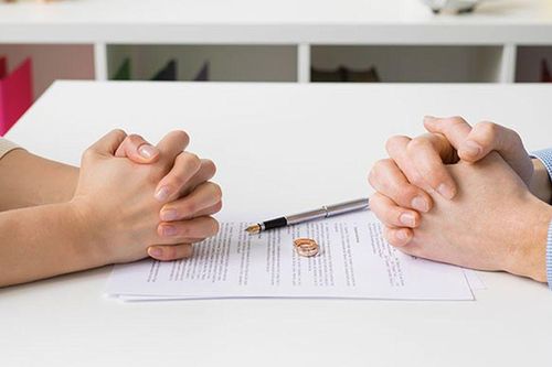 Chồng đòi ly hôn khi tôi mang bầu 7 tháng, nhưng lúc đặt bút ký giấy, tôi phát hiện sự thật khiến tim như vỡ vụn