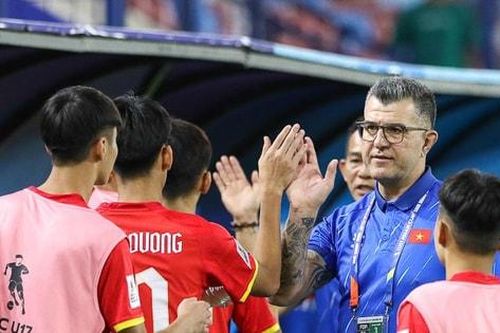 HLV Brazil dành lời khen cho các cầu thủ tuyển Việt Nam