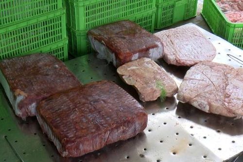'Chặn đứng' hàng trăm túi gan gà, lòng lợn không đảm bảo an toàn vệ sinh thực phẩm sắp đưa đến quán ăn