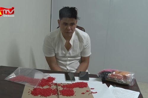 Dùng 'xế hộp' vận chuyển 6.000 viên hồng phiến đi tiêu thụ, đối tượng bị tóm gọn