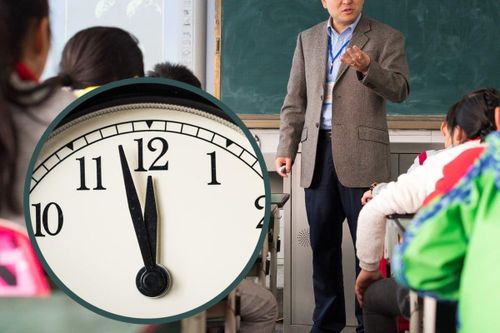 Giáo viên Trung Quốc bị kỷ luật chỉ vì dạy muộn một phút