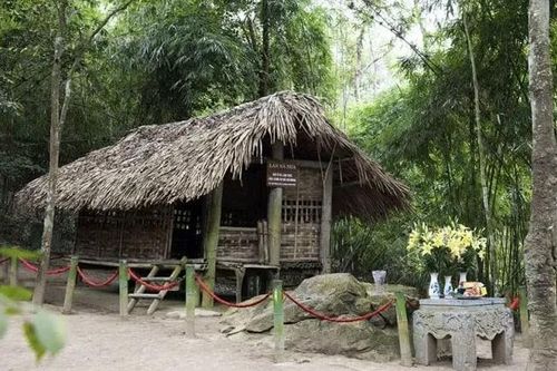 Khai quật khảo cổ lần thứ hai tại di tích thành nhà Bầu