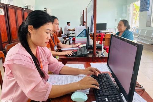 Đề xuất tiêu chuẩn, điều kiện công chức được thay đổi vị trí việc làm có ngạch cao hơn ngạch hiện giữ
