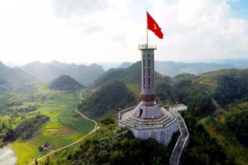 Cột cờ Quốc gia Lũng Cú tạm dừng đón khách để tu bổ, tôn tạo