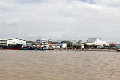 Một người mất tích khi tắm biển trong mưa dông ở Phan Thiết
