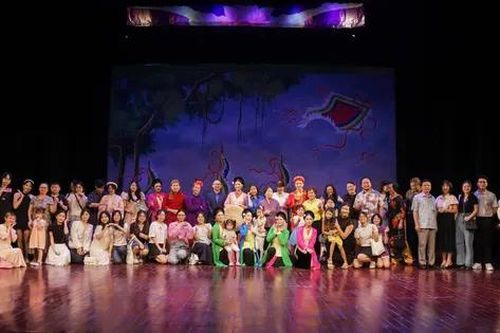 Người trẻ tìm về nghệ thuật chèo cổ để lắng nghe thanh âm truyền thống