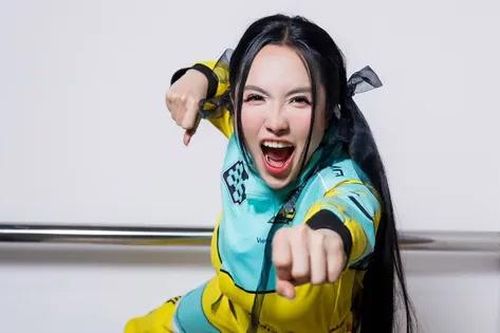 Một 'sao nữ' bất ngờ 'gây sốc' khi vượt qua dàn 'mỹ nhân' đình đám, được khán giả gọi tên 'bà trùm tốc độ'