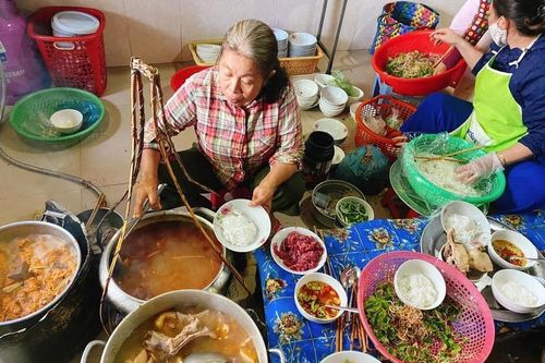 Top quán ăn ngon, rẻ, sạch tại Huế cho dân mê ẩm thực