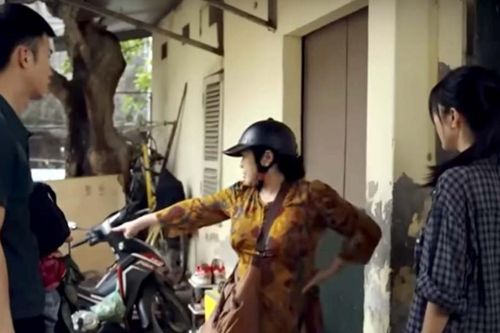 Dịu dàng màu nắng tập 2: Hàng xóm nghi ngờ lối sống sang chảnh bất thường của Lan Anh